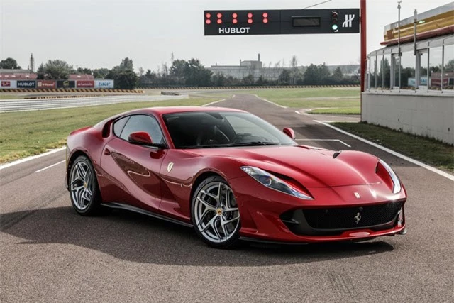 4. Ferrari 812 Superfast.