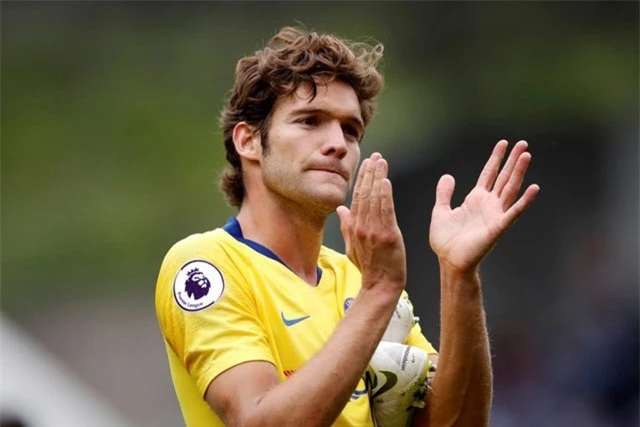 Hậu vệ trái: Marcos Alonso (Chelsea).