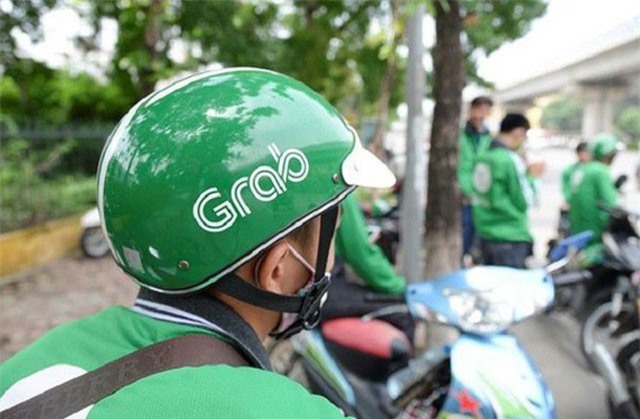 Nam tài xế GrabBike không biết đang vận chuyển thùng hàng có 39 bánh heroin