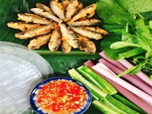 Mê mẩn với món cá linh chiên giòn