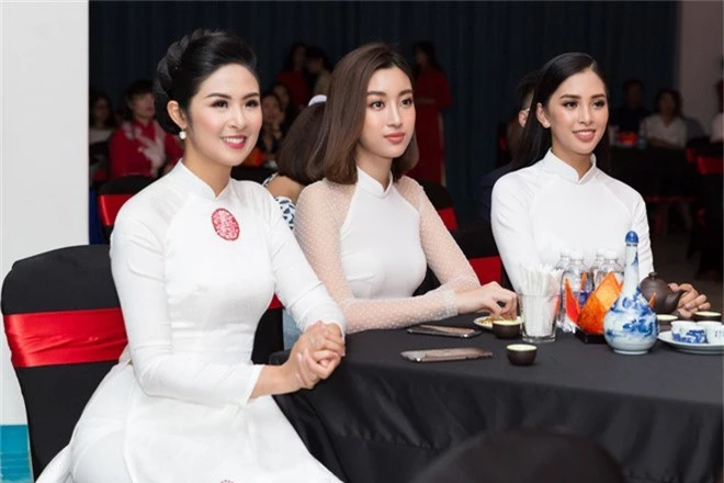 Bộ đôi Hoa hậu Tiểu Vy - Mỹ Linh lần đầu đọ sắc một chín một mười tại sự kiện - Ảnh 6.
