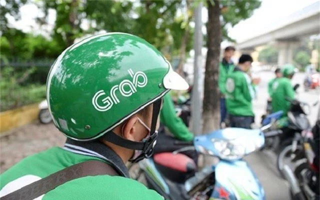 Nam tài xế GrabBike không biết đang vận chuyển thùng hàng có 39 bánh heroin