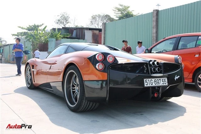 Pagani Huayra của Minh “nhựa” chính thức đeo biển số sau gần 2 năm về Việt Nam - Ảnh 2.