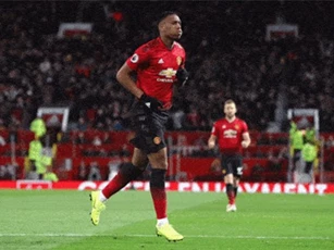 Clip: Martial lập siêu phẩm, M.U nhọc nhằn hạ Everton