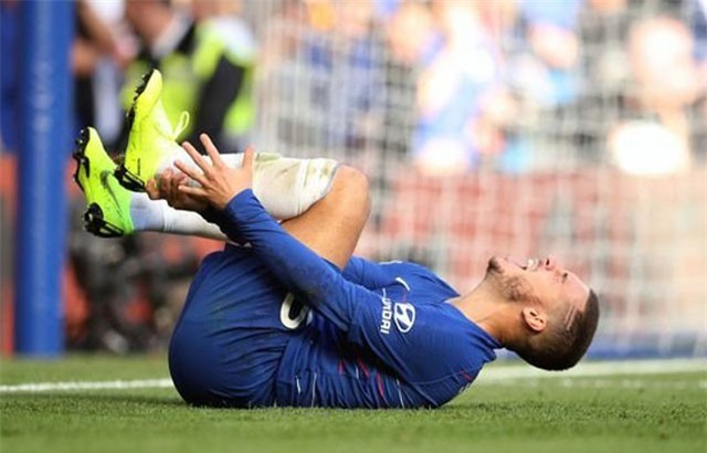 Huyền thoại Chelsea “trù ẻo” Hazard tiếp tục nghỉ chơi