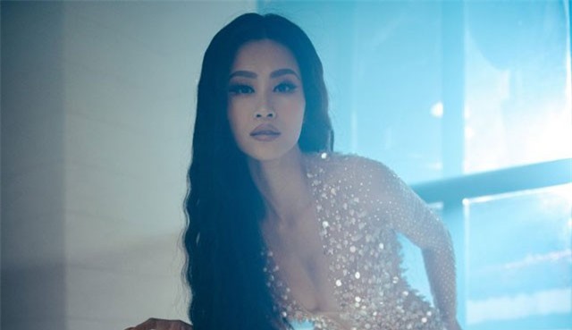 Ai có ngờ 'cú ngã đau thấu trời' lại khiến Đông Nhi cán mốc 1 triệu view nhanh đến thế!