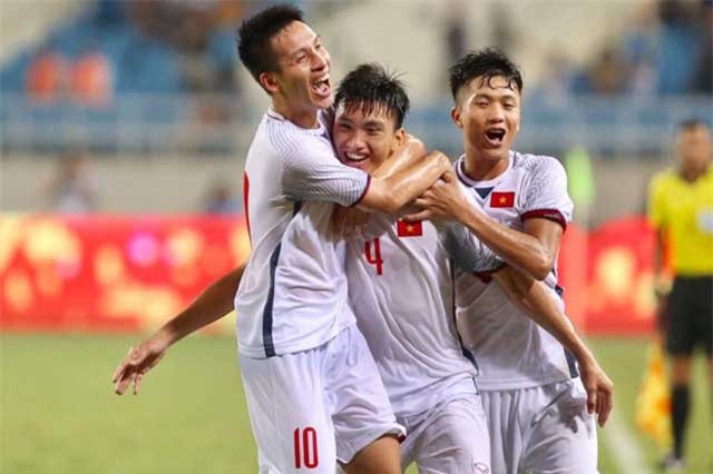 HLV Park Hang Seo có ưu ái quân của bầu Hiển?