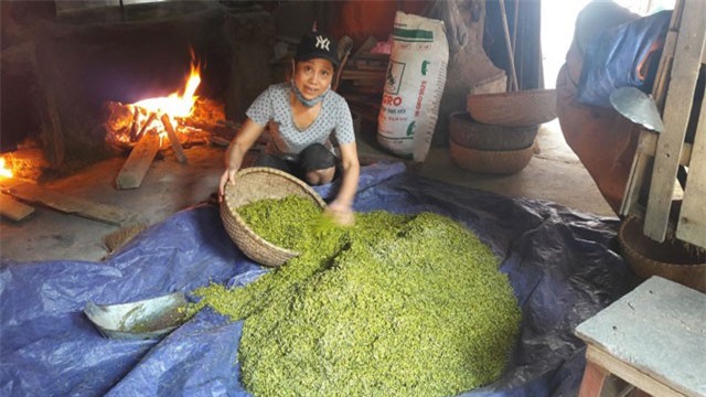 Lưu giữ hồn thu Hà Nội qua hương vị cốm Mễ Trì