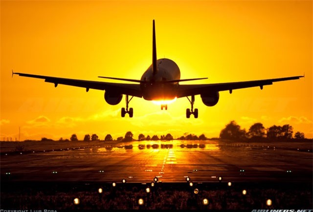 Vì sao phi công rất ghét hành khách vỗ tay khi máy bay vừa tiếp đất?