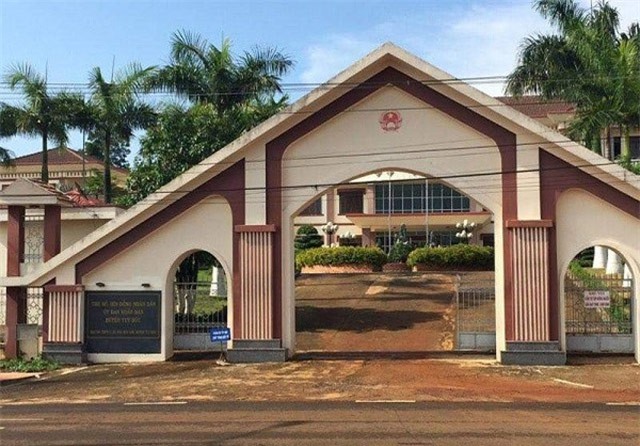 Kỷ luật chủ tịch huyện vì “nợ như chúa chổm”