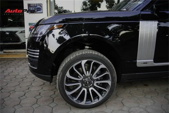 Diện kiến Range Rover Autobiography LWB 2018 phiên bản động cơ mạnh nhất giá 14 tỷ đồng tại Việt Nam - Ảnh 2.