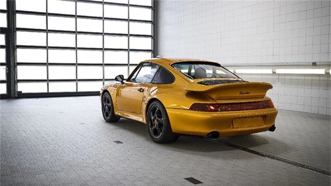 porsche project gold 993 turbo duoc dau gia 72 ty dong hinh 2