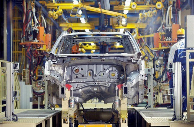 Ô tô Việt "chăm mãi không lớn": Bộ Công Thương và Toyota đồng thanh lên tiếng