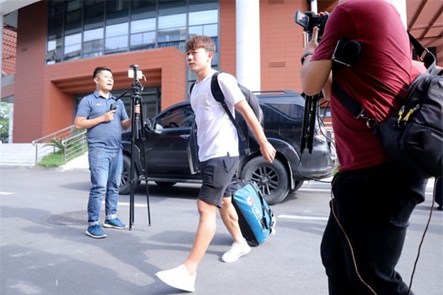 HLV Park Hang-seo loại sao HAGL trong đêm đầu tiên về Việt Nam