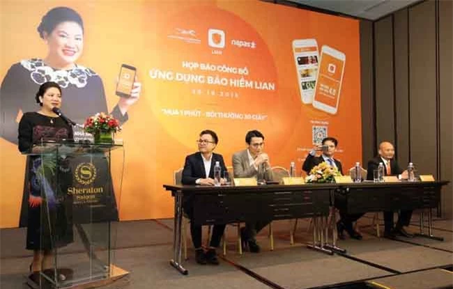 Bà Đỗ Thị Kim Liên (trái) tại buổi họp báo ra mắt ứng dụng bảo hiểm 4.0 lần đầu xuất hiện tại Việt Nam (ảnh TL)