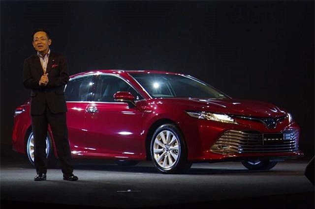 Toyota Camry 2019 đẹp kiêu sa, sắp về Việt Nam