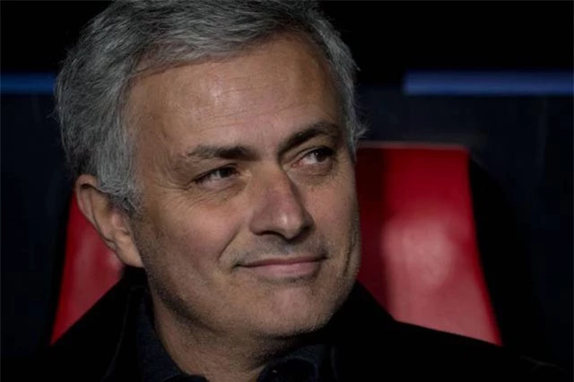 HLV Mourinho sẽ có 100 triệu bảng để mua sắm cầu thủ.