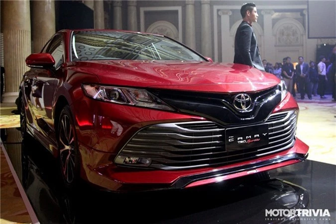 toyota-camry-2019-14.jpg