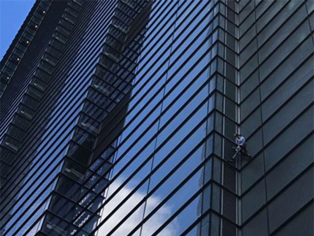 Thỏa ước mong, "người nhện" phải nộp phạt gần 6000 bảng Anh