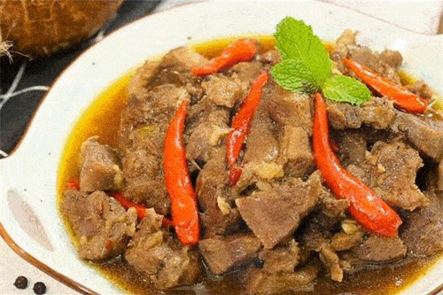 Clip: Lưỡi heo khìa nước dừa giòn dai "đưa cơm" cho cả nhà