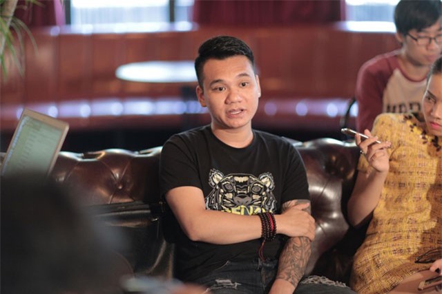 Khắc Việt: “Tôi không nể trọng những nhạc sĩ đánh hội đồng Khắc Hưng”