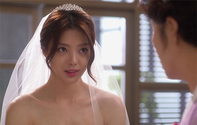 Đêm tân hôn kinh hồn bạt vía sau khi nghe tiếng hét của chồng