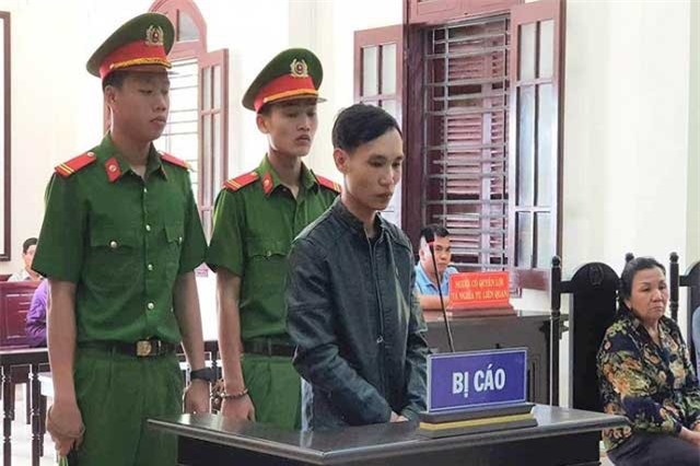 Không đòi được tiền hoa hồng cá độ, nam thanh niên đánh bạn đến chết rồi đào hố chôn xác trong phòng trọ