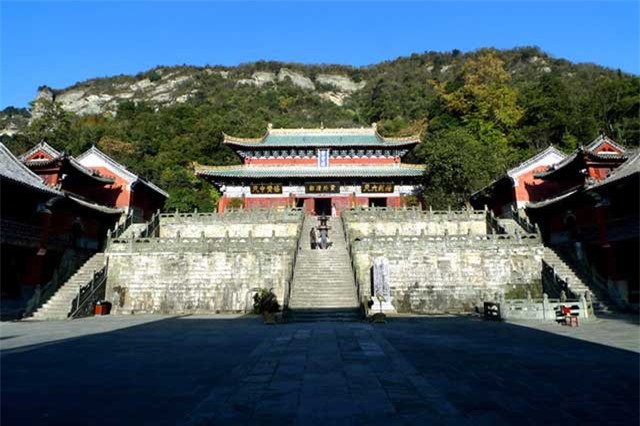 Khám phá núi Võ Đang huyền thoại trong tiểu thuyết Kim Dung