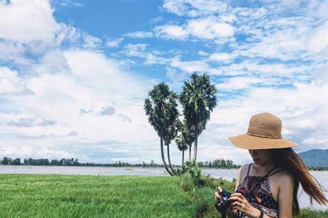 Ghé An Giang mùa nước nổi đẹp mê hồn, thưởng thức món gà đốt trứ danh