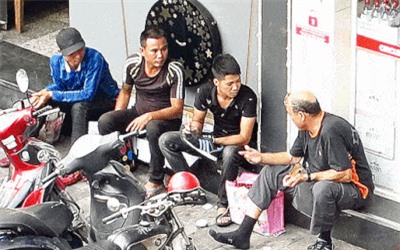 Clip: 'Hoạt động' tinh vi của 'băng đảng' trấn lột du khách giữa lòng thủ đô Hà Nội