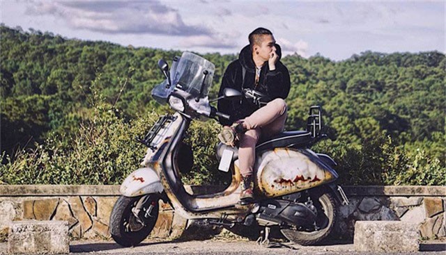 Chàng thủ khoa kép đi chiếc xe máy “hoen gỉ” du lịch khắp Việt Nam