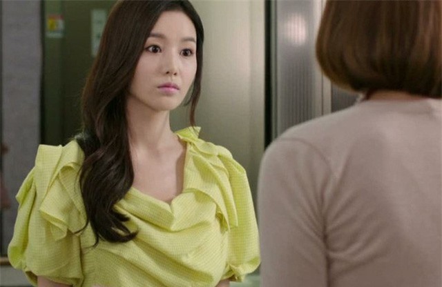 Cách xử lý khôn khéo của người vợ khi vợ cũ của chồng liên tục đòi tái hôn