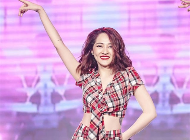  Bảo Anh vẫn hát ca khúc “Như lời đồn” dù bị chê bai  có tựa nhạy cảm