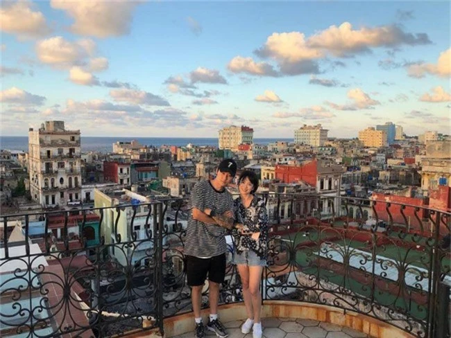 Song Hye Kyo trong bức hình chụp tại Cuba cuối tháng 10. 