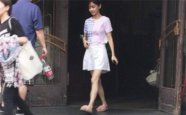 Sự thật về đôi chân tưởng chừng nuột nà không tì vết của Angela Baby tại sự kiện - Ảnh 7. Sự thật về đôi chân tưởng chừng nuột nà không tì vết của Angela Baby tại sự kiện - Ảnh 7.