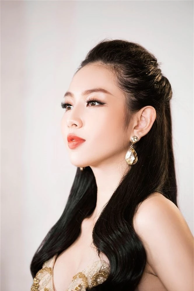 Thùy Tiên khoe sắc vóc nữ thần trước thềm chung kết Miss International - ảnh 9