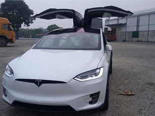Tesla Model X P100D về Việt Nam: SUV tăng tốc nhanh nhất thế giới