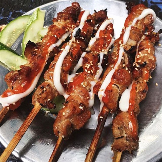 Cậu bé 10 tuổi suýt chết vì ăn phải thịt xiên nướng từ chuột bị đánh bả