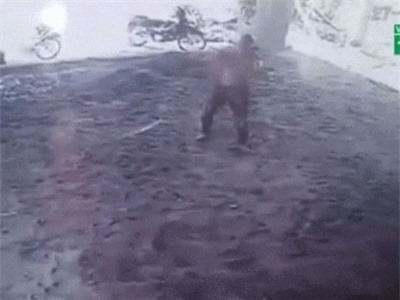 Clip: 'Kinh hoàng' cảnh con rể nghiện ma tuý đập phá tài sản và đe doạ giết cả gia đình vợ cũ