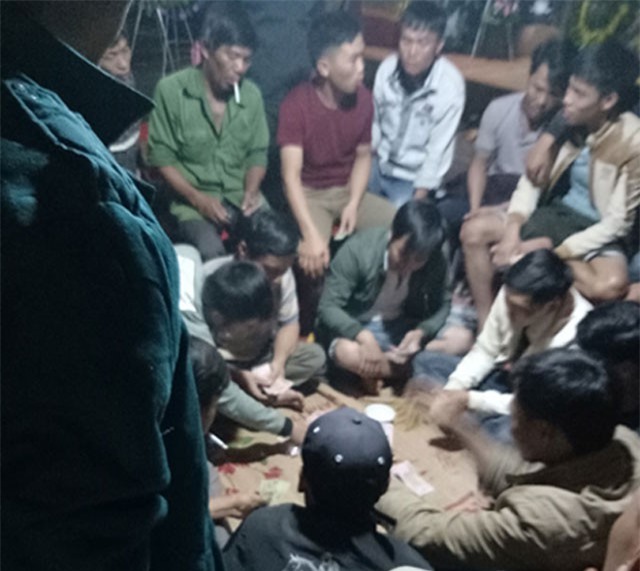 Đắk Nông: "làng đánh bạc" và những chuyện buồn
