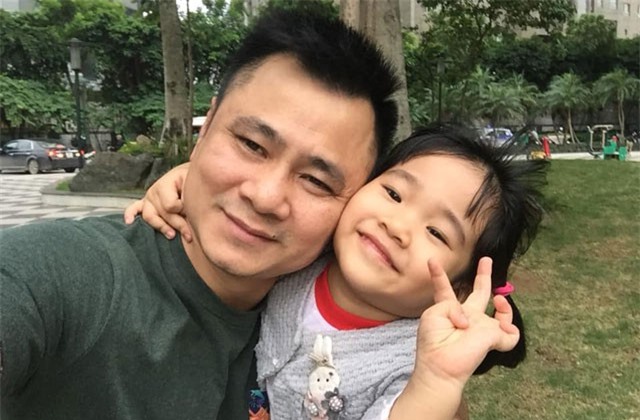 Tự Long khoe con gái giống bố như hai giọt nước, cực dễ thương