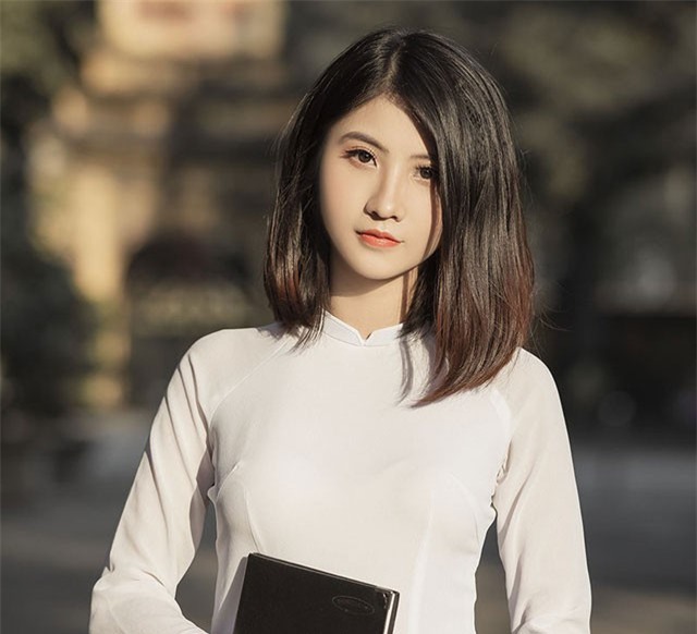 Nữ sinh Ninh Bình sở hữu nét đẹp sắc sảo hút hồn