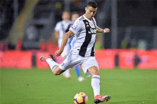 Clip: Những pha xử lý để đời của Ronaldo tại Juve