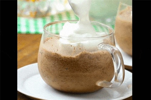 Clip: Bắt tay làm ngay món cà phê xay lạ mắt