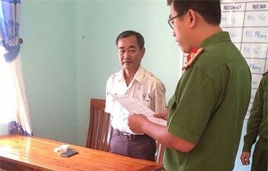 24 năm tù cho thầy giáo đồi bại với 3 học sinh tiểu học nhiều lần