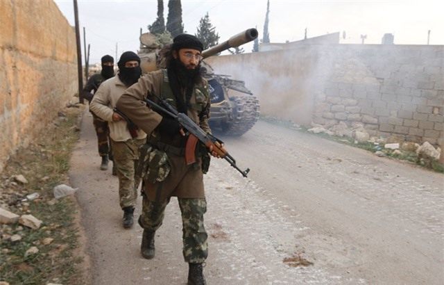 Lực lượng nổi dậy tấn công vùng đệm Hama, 7 binh lính Syria thương vong