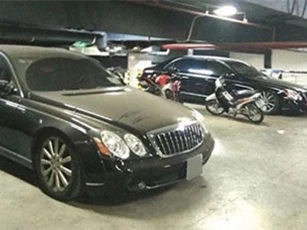 Chủ tịch Trung Nguyên“vứt xó” xe sang cả chục tỷ đồng