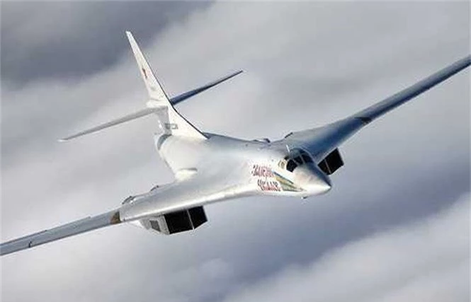 Oanh tạc cơ Tu-160 Nga bất ngờ xuất hiện trên vùng biển Barents, Na Uy - ảnh 1