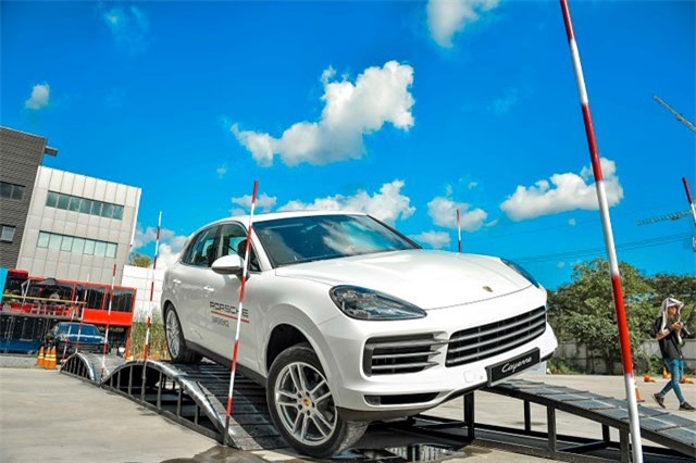 Porsche Sài Gòn cho người hâm mộ trải nghiệm siêu xe