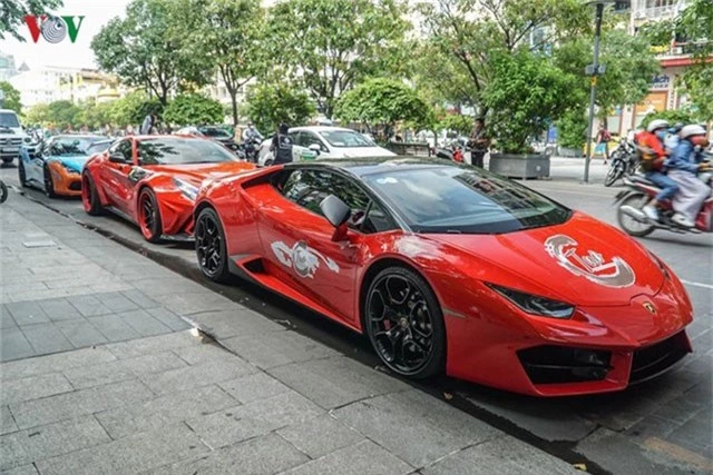 Ferrari F12 Berlinetta độ bodykit từ Duke Dynamics.